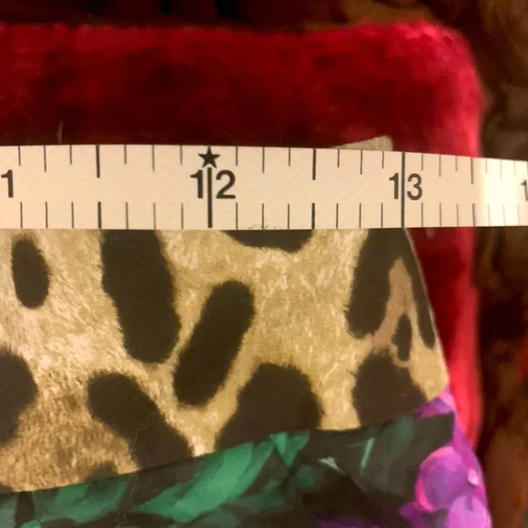 Gorgeous Dolce & Gabbana & DJ Khalid top/ short set 💜 - Picture 7 of 9